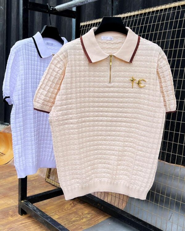 Short-sleeved, collared polo shirts